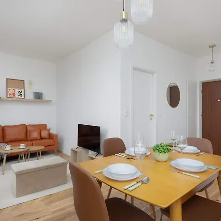 Spacious One Bedroom For 2 People In By Renters Apartamento *