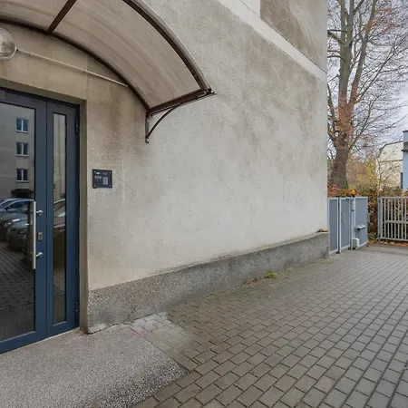 Spacious One Bedroom For 2 People In By Renters Apartmán