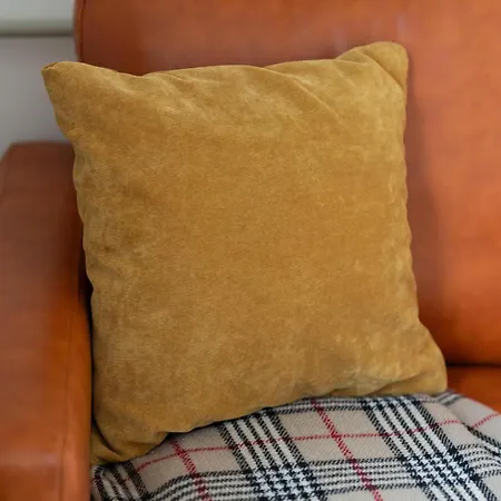 Spacious One Bedroom For 2 People In By Renters Варшава