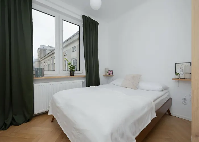 Spacious One Bedroom For 2 People In By Renters