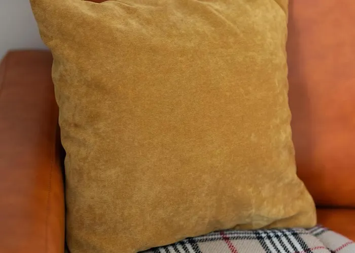 Spacious One Bedroom For 2 People In By Renters Warszawa