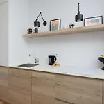 Spacious One Bedroom For 2 People In By Renters Daire Varşova